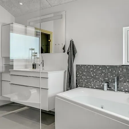 Fegge - 1-5km From The Sea By Interhome