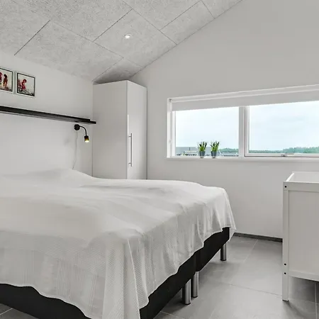 Fegge - 1-5km From The Sea By Interhome *