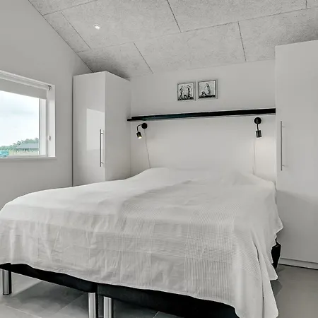 Fegge - 1-5km From The Sea By Interhome *